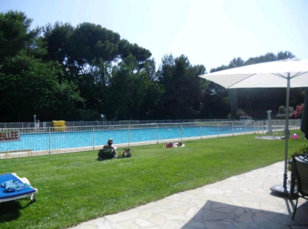 Bel Appartement Avec Piscine Proche Des Plages Six-Fours-les-Plages Bagian luar foto
